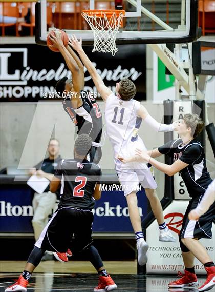 Thumbnail 1 in Central Catholic vs West Campus (CIF SJS D4 Final) photogallery.