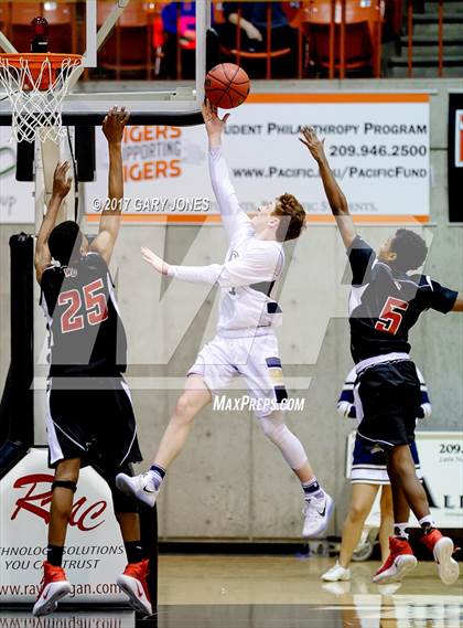 Thumbnail 2 in Central Catholic vs West Campus (CIF SJS D4 Final) photogallery.