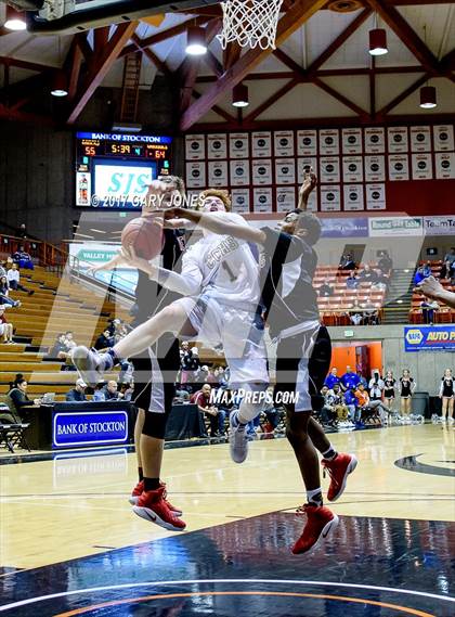 Thumbnail 1 in Central Catholic vs West Campus (CIF SJS D4 Final) photogallery.