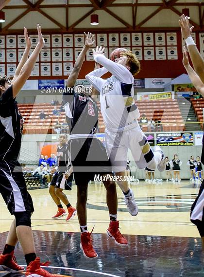 Thumbnail 1 in Central Catholic vs West Campus (CIF SJS D4 Final) photogallery.