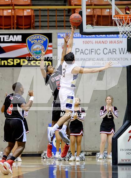 Thumbnail 2 in Central Catholic vs West Campus (CIF SJS D4 Final) photogallery.