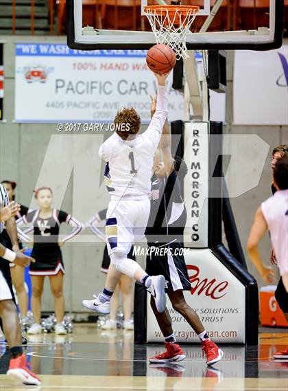 Thumbnail 1 in Central Catholic vs West Campus (CIF SJS D4 Final) photogallery.