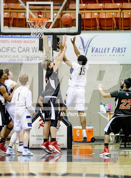 Thumbnail 1 in Central Catholic vs West Campus (CIF SJS D4 Final) photogallery.
