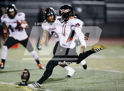 Thumbnail 2 in De La Salle vs. Pittsburg (CIF NCS Open Division Final) photogallery.