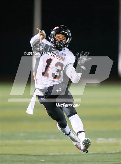 Thumbnail 2 in De La Salle vs. Pittsburg (CIF NCS Open Division Final) photogallery.
