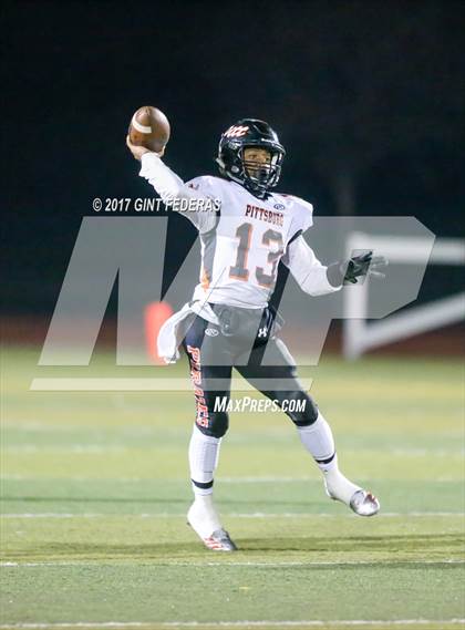 Thumbnail 2 in De La Salle vs. Pittsburg (CIF NCS Open Division Final) photogallery.