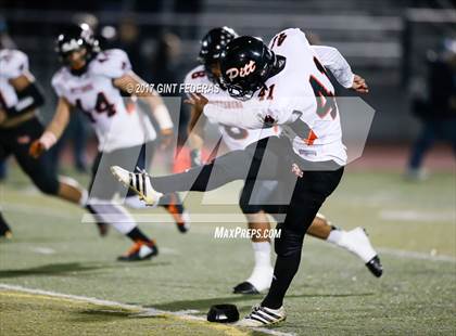 Thumbnail 3 in De La Salle vs. Pittsburg (CIF NCS Open Division Final) photogallery.