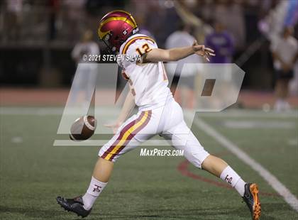 Thumbnail 3 in Carlsbad vs. Torrey Pines (CIF SDS Open Division Semifinal) photogallery.