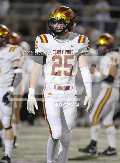 Thumbnail 2 in Carlsbad vs. Torrey Pines (CIF SDS Open Division Semifinal) photogallery.