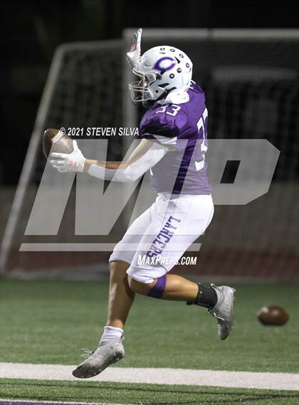 Thumbnail 2 in Carlsbad vs. Torrey Pines (CIF SDS Open Division Semifinal) photogallery.