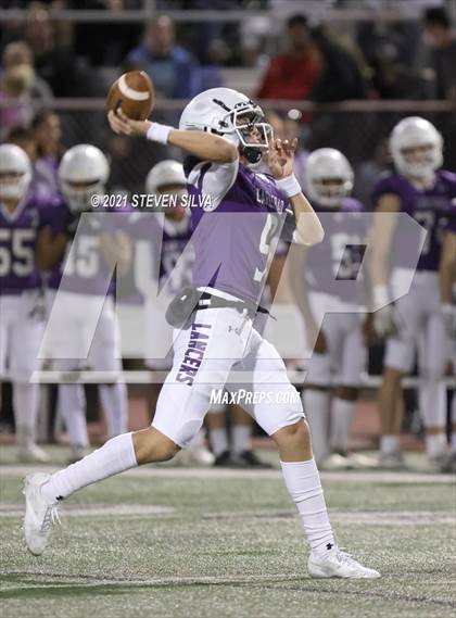 Thumbnail 1 in Carlsbad vs. Torrey Pines (CIF SDS Open Division Semifinal) photogallery.