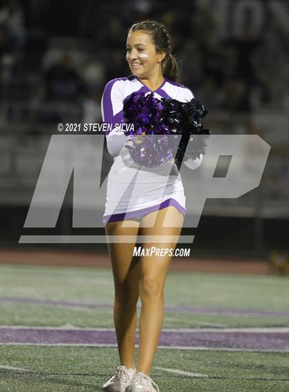 Thumbnail 3 in Carlsbad vs. Torrey Pines (CIF SDS Open Division Semifinal) photogallery.