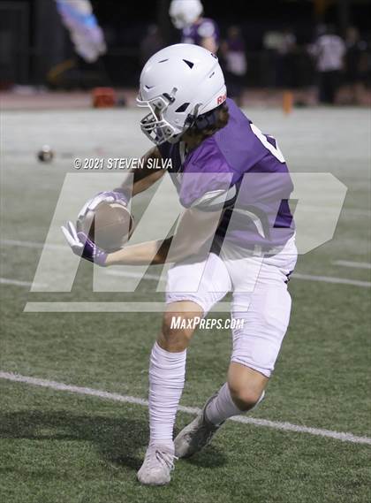 Thumbnail 2 in Carlsbad vs. Torrey Pines (CIF SDS Open Division Semifinal) photogallery.
