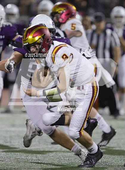 Thumbnail 2 in Carlsbad vs. Torrey Pines (CIF SDS Open Division Semifinal) photogallery.
