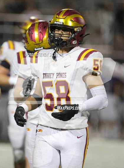 Thumbnail 2 in Carlsbad vs. Torrey Pines (CIF SDS Open Division Semifinal) photogallery.