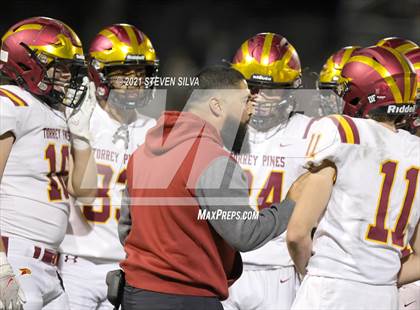Thumbnail 2 in Carlsbad vs. Torrey Pines (CIF SDS Open Division Semifinal) photogallery.