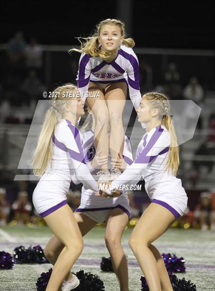 Thumbnail 3 in Carlsbad vs. Torrey Pines (CIF SDS Open Division Semifinal) photogallery.