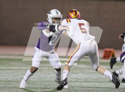 Thumbnail 3 in Carlsbad vs. Torrey Pines (CIF SDS Open Division Semifinal) photogallery.