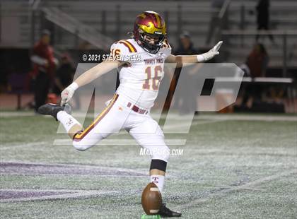 Thumbnail 2 in Carlsbad vs. Torrey Pines (CIF SDS Open Division Semifinal) photogallery.