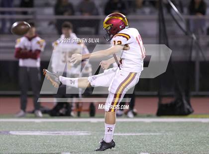 Thumbnail 1 in Carlsbad vs. Torrey Pines (CIF SDS Open Division Semifinal) photogallery.