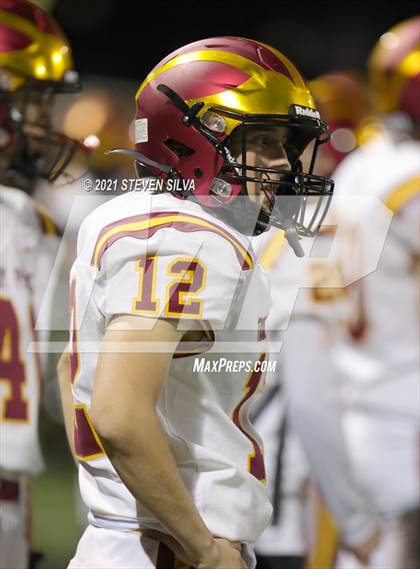 Thumbnail 2 in Carlsbad vs. Torrey Pines (CIF SDS Open Division Semifinal) photogallery.