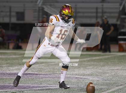 Thumbnail 1 in Carlsbad vs. Torrey Pines (CIF SDS Open Division Semifinal) photogallery.