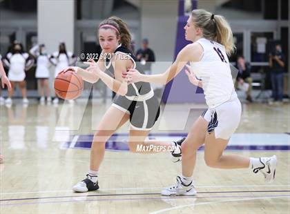 Thumbnail 1 in Jonathan Alder vs. Bishop Hartley (OHSAA D2 District Final) photogallery.
