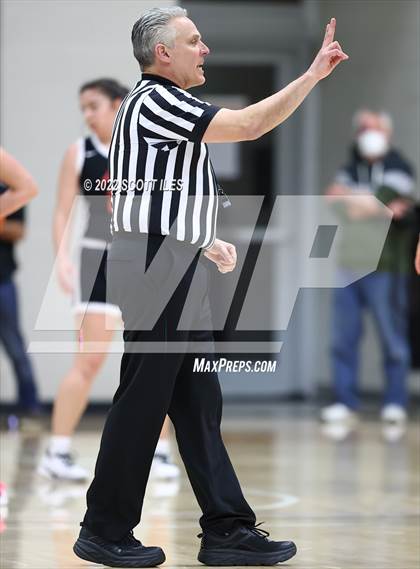 Thumbnail 3 in Jonathan Alder vs. Bishop Hartley (OHSAA D2 District Final) photogallery.