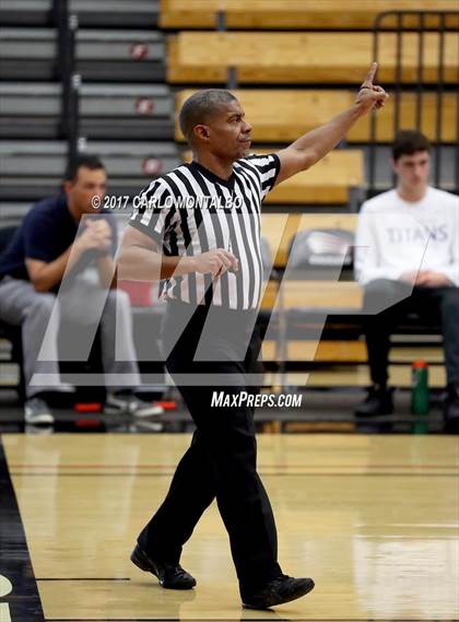 Thumbnail 3 in Glendora vs. San Marino photogallery.