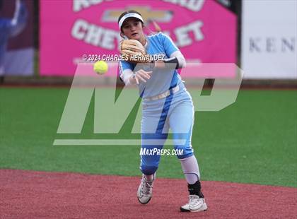 Thumbnail 3 in Walnut Grove vs. Brazoswood (NFCA Leadoff Classic) photogallery.