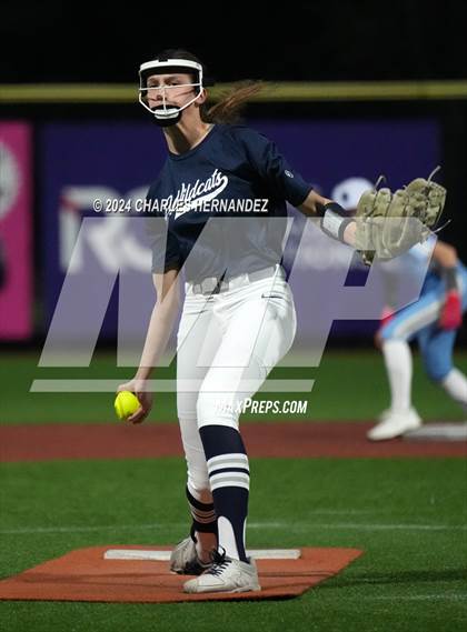 Thumbnail 3 in Walnut Grove vs. Brazoswood (NFCA Leadoff Classic) photogallery.