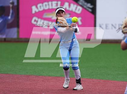 Thumbnail 1 in Walnut Grove vs. Brazoswood (NFCA Leadoff Classic) photogallery.