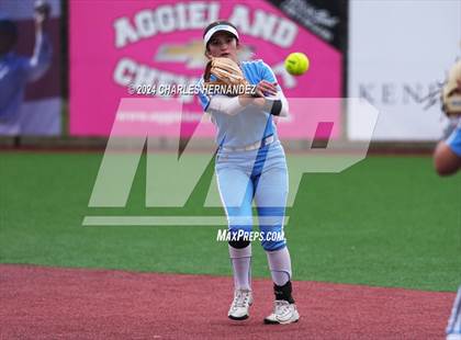 Thumbnail 2 in Walnut Grove vs. Brazoswood (NFCA Leadoff Classic) photogallery.