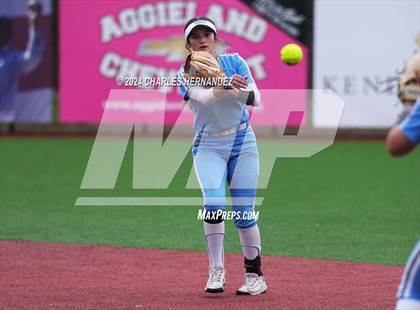 Thumbnail 3 in Walnut Grove vs. Brazoswood (NFCA Leadoff Classic) photogallery.