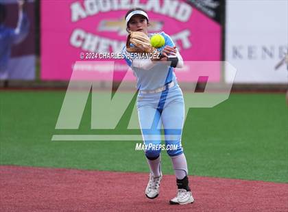 Thumbnail 3 in Walnut Grove vs. Brazoswood (NFCA Leadoff Classic) photogallery.