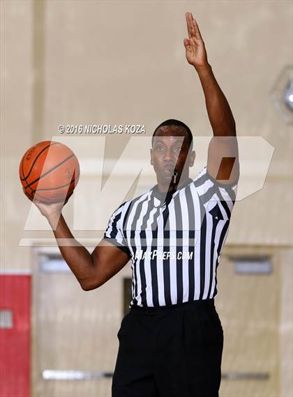 Thumbnail 3 in El Camino Real vs. Windward (Battle of the Beach) photogallery.