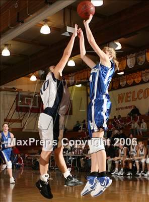 Thumbnail 2 in Northwood vs. Dana Hills (Ocean View Christmas Classic) photogallery.