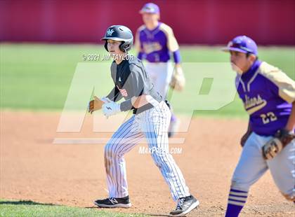 Thumbnail 2 in Alvarado vs Mineral Wells (Mineral Wells Classic) photogallery.