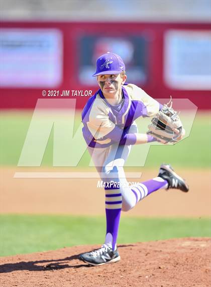 Thumbnail 3 in Alvarado vs Mineral Wells (Mineral Wells Classic) photogallery.
