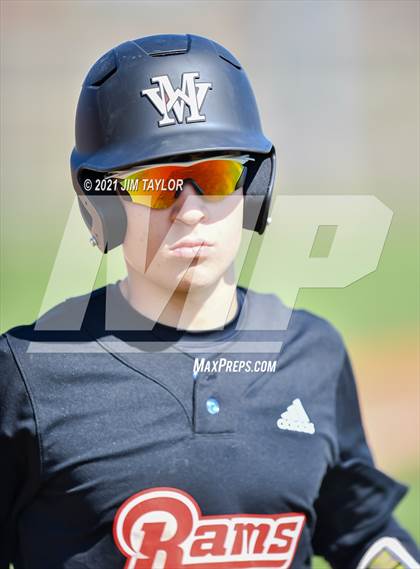 Thumbnail 2 in Alvarado vs Mineral Wells (Mineral Wells Classic) photogallery.
