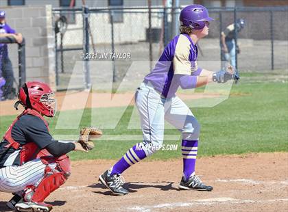 Thumbnail 2 in Alvarado vs Mineral Wells (Mineral Wells Classic) photogallery.