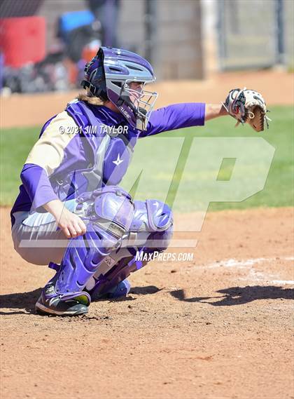 Thumbnail 2 in Alvarado vs Mineral Wells (Mineral Wells Classic) photogallery.