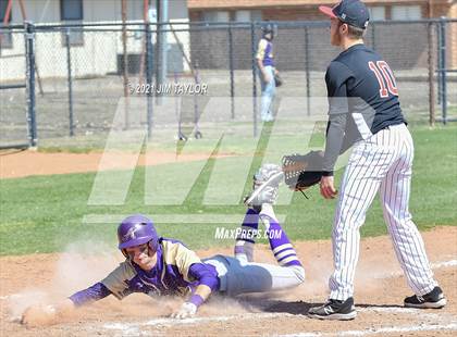 Thumbnail 3 in Alvarado vs Mineral Wells (Mineral Wells Classic) photogallery.