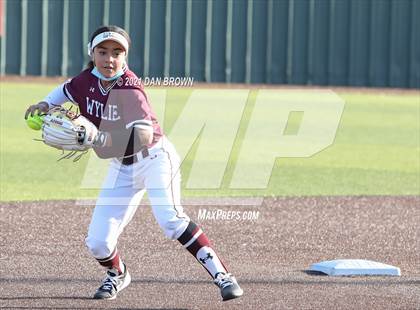 Thumbnail 1 in Wylie vs Rockwall (UIL 6A Regional Quarterfinal) photogallery.