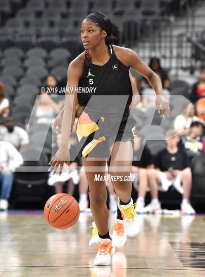 Thumbnail 2 in Jordan Brand Classic photogallery.