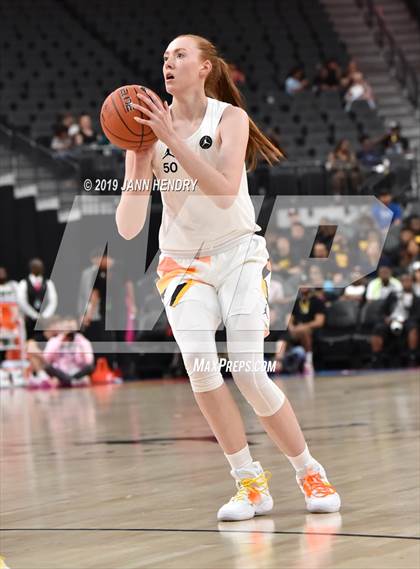 Thumbnail 3 in Jordan Brand Classic photogallery.