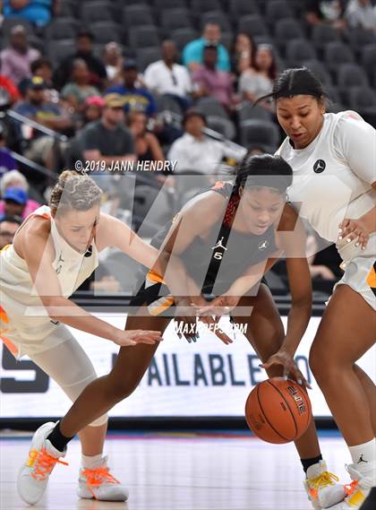 Thumbnail 3 in Jordan Brand Classic photogallery.