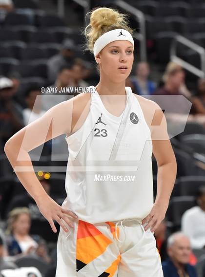 Thumbnail 2 in Jordan Brand Classic photogallery.