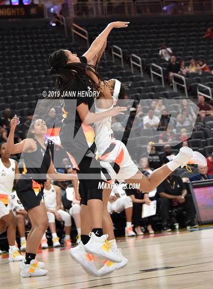 Thumbnail 1 in Jordan Brand Classic photogallery.