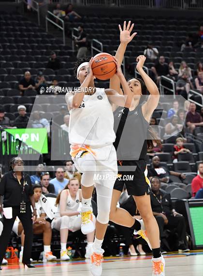 Thumbnail 3 in Jordan Brand Classic photogallery.